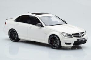 Mercedes C63 AMG W204 Balts GT Spirit 1:18 GT166 Sveķi — attēls 4 no 6
