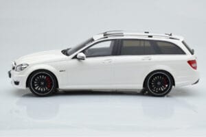 Mercedes C63 AMG S204 T-Model Balts GT Spirit 1:18 GT147 Sveķi — attēls 3 no 8