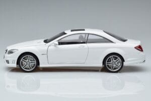 Mercedes CL63 AMG C216 Balts AUTOart 1:18 76167 Metāls — attēls 3 no 6