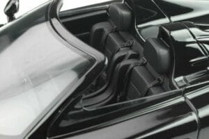 Mercedes CLK GTR Roadster Melns GT Spirit 1:18 GT826 Sveķi — attēls 10 no 10