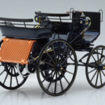 Mercedes Daimler Motorkutsche Tumši Zils Norev 1:18 - image 2 of 6