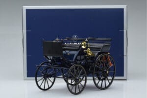 Mercedes Daimler Motorkutsche Tumši Zils Norev 1:18 183700 Metāls — attēls 6 no 6