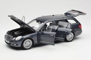 Mercedes E-Class S212 T-Model Tenorit Pelēks Metallic Minichamps 1:18 B66962447 Metāls — attēls 2 no 8