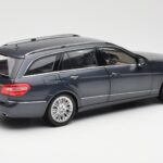 Mercedes E-Class S212 T-Model Tenorit Pelēks Metallic Minichamps 1:18 - image 3 of 8