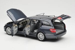 Mercedes E-Class S212 T-Model Tenorit Pelēks Metallic Minichamps 1:18 B66962447 Metāls — attēls 5 no 8