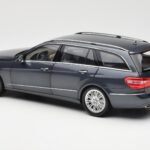 Mercedes E-Class S212 T-Model Tenorit Pelēks Metallic Minichamps 1:18 - image 7 of 8