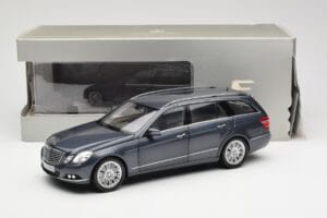 Mercedes E-Class S212 T-Model Tenorit Pelēks Metallic Minichamps 1:18 B66962447 Metāls — attēls 8 no 8