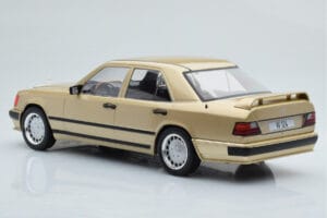 Mercedes E-Class W124 Tuning Bēšs MCG 1:18 MCG18342 Metāls — attēls 5 no 6
