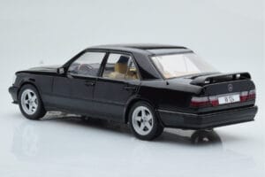 Mercedes E-Class W124 Tuning Melns MCG 1:18 MCG18341 Metāls — attēls 5 no 6