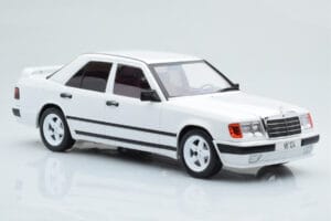 Mercedes E-Class W124 Tuning Balts MCG 1:18 MCG18343 Metāls — attēls 4 no 6