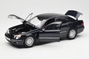Mercedes E-Class W211 Zils Metallic Kyosho 1:18 B66962147 Metāls — attēls 2 no 8