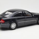 Mercedes E-Class W211 Zils Metallic Kyosho 1:18 - image 3 of 8
