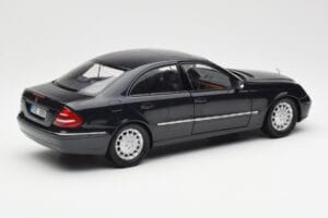 Mercedes E-Class W211 Zils Metallic Kyosho 1:18 B66962147 Metāls — attēls 3 no 8