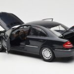 Mercedes E-Class W211 Zils Metallic Kyosho 1:18 - image 5 of 8