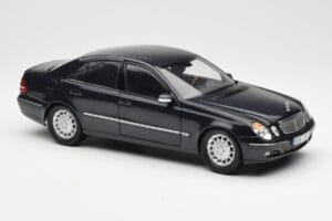 Mercedes E-Class W211 Zils Metallic Kyosho 1:18 B66962147 Metāls — attēls 6 no 8