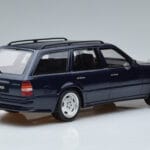 Mercedes E36 AMG S124 Zils Otto 1:18 OT753 Sveķi - image 2 of 6