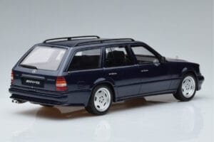Mercedes E36 AMG S124 Zils Otto 1:18 OT753 Sveķi — attēls 2 no 6