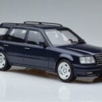 Mercedes E36 AMG S124 Zils Otto 1:18 OT753 Sveķi - image 4 of 6