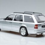 Mercedes E36 AMG S124 Sudrabs Otto 1:18 OT889 Sveķi - image 5 of 6