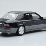 Mercedes E60 AMG W124 Melns Otto 1:18 - image 2 of 6