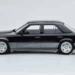 Mercedes E60 AMG W124 Melns Otto 1:18 - image 3 of 6
