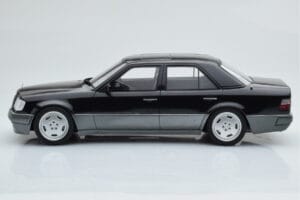 Mercedes E60 AMG W124 Melns Otto 1:18 OT131 Sveķi — attēls 3 no 6