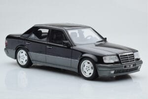 Mercedes E60 AMG W124 Melns Otto 1:18 OT131 Sveķi — attēls 4 no 6