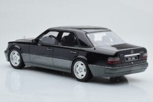 Mercedes E60 AMG W124 Melns Otto 1:18 OT131 Sveķi — attēls 5 no 6