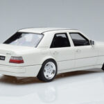 Mercedes E60 AMG W124 Balts Otto 1:18 - image 2 of 6