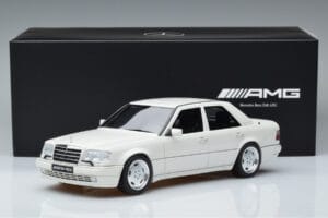 Mercedes E60 AMG W124 Balts Otto 1:18 B66040640 Sveķi — attēls 6 no 6