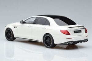Mercedes AMG E63 S W213 Balts GT Spirit 1:18 B66965711 Sveķi — attēls 5 no 6