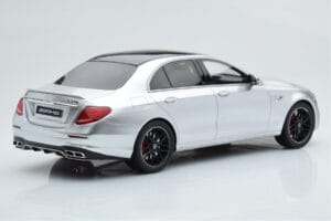 Mercedes AMG E63 S W213 Sudrabs GT Spirit 1:18 GT230 Sveķi — attēls 2 no 6