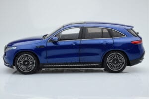 Mercedes EQC 400 Brilliant Zils NZG 1:18 B66963757 Metāls — attēls 4 no 8