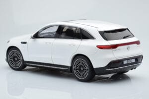 Mercedes EQC 400 Diamond Balts NZG 1:18 B66963756 Metāls — attēls 7 no 8