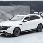 Mercedes EQC 400 Diamond Balts NZG 1:18 - image 8 of 8