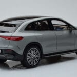 Mercedes EQE SUV X294 AMG Line Alpine Pelēks NZG 1:18 - image 3 of 8