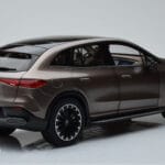 Mercedes EQE SUV X294 AMG Line Velvet Brūns NZG 1:18 - image 3 of 8