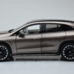 Mercedes EQE SUV X294 AMG Line Velvet Brūns NZG 1:18 - image 4 of 8