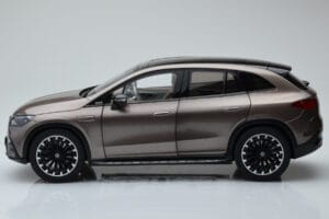 Mercedes EQE SUV X294 AMG Line Velvet Brūns NZG 1:18 B66960836 Metāls — attēls 4 no 8