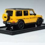 Mercedes AMG G63 W463 Dzeltens MotorHelix 1:18 MH018 Y Sveķi - image 2 of 7