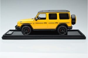 Mercedes AMG G63 W463 Dzeltens MotorHelix 1:18 MH018-Y Sveķi — attēls 3 no 7