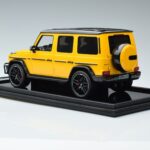 Mercedes AMG G63 W463 Dzeltens MotorHelix 1:18 MH018 Y Sveķi - image 5 of 7
