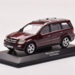 Mercedes GL X164 Karneols Sarkans Minichamps 1:43 - image 2 of 4