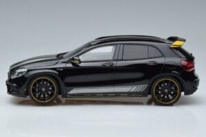 Mercedes AMG GLA45 X156 Dzeltens Night Edition GT Spirit 1:18 B66960469 Sveķi — attēls 3 no 6