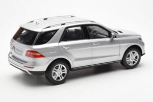 Mercedes M-Class W166 Iridium Sudrabs Metaliks Minichamps 1:18 B66960064 Metāls — attēls 3 no 8