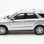 Mercedes M-Class W166 Iridium Sudrabs Metaliks Minichamps 1:18 - image 4 of 8