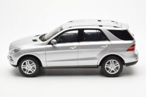 Mercedes M-Class W166 Iridium Sudrabs Metaliks Minichamps 1:18 B66960064 Metāls — attēls 4 no 8