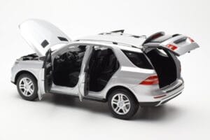 Mercedes M-Class W166 Iridium Sudrabs Metaliks Minichamps 1:18 B66960064 Metāls — attēls 5 no 8