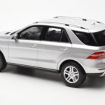 Mercedes M-Class W166 Iridium Sudrabs Metaliks Minichamps 1:18 - image 7 of 8