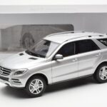 Mercedes M-Class W166 Iridium Sudrabs Metaliks Minichamps 1:18 - image 8 of 8